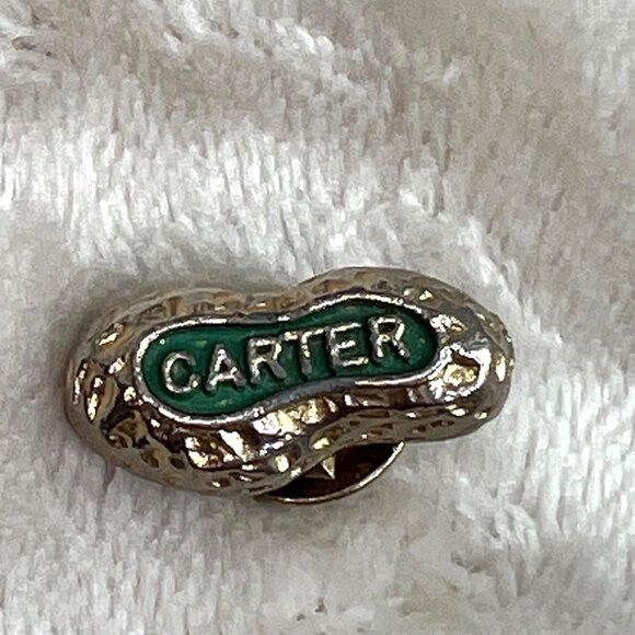 Vintage Jimmy Carter Presidential Peanut Pin Gold Tone Green 1976 Political - Picture 1 of 4